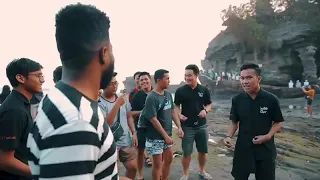 Khalid having a sing off way in Bali 🗺️