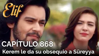 Elif Capítulo 868 | Kerem le da su obsequio a Süreyya