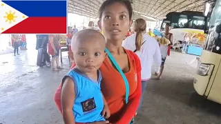 🇵🇭 Poor Girl in the Bus Terminal Follows Me