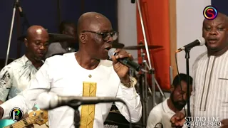 WOW!! OVER 52 YEARS OF SINGING, PROFESSOR KOFI ABRAHAM STILL HAVE HIS UNIQUE VOICE, STUDIO LIVE BAND