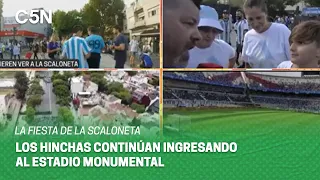 Los HINCHAS de la SELECCIÓN ARGENTINA continúan ingresando al estadio MONUMENTAL