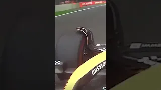 Daniel Ricciardo pointed "finger gun" at Esteban Ocon before overtake | GP MEXICO 2022