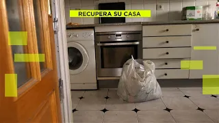 Tras 30 meses viviendo en un sofá, María Luisa recupera su casa de Carabanchel