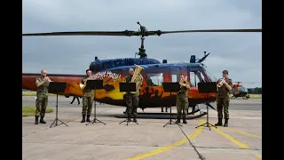Huey UH-1D Abschiedslied Time to say Good Bye