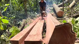 This way of splitting wood is amazing