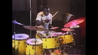 Elvin Jones Drum Solo on Three Card Molly - Different Drummer