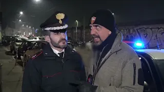 Valerio Staffelli inviato speciale con i Carabinieri del N.O. della Compagnia di Milano - Duomo.