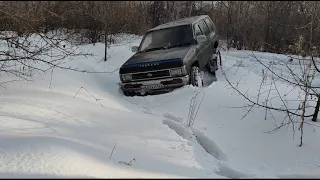 Nissan terrrano  и Nissan Patrol. Две легенды. Кто круче по снегу?