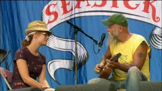 Seasick Steve - Walking Man Glastonbury 2010 - dcrabbers' sister on stage