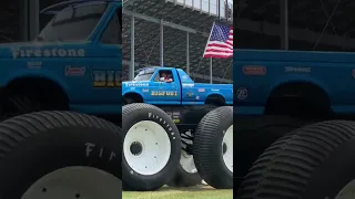 Big Truck Bigfoot 5 articulation over some cars!