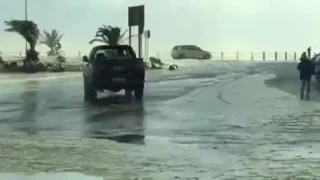 Huge sea waves in Cape Town during storm