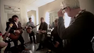 Wilco, Nick Lowe & Mavis Staples rehearse "The Weight"