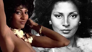 PAM GRIER  Smokeshow!
