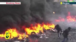 Crisis in Kiev: Ukrainian riot police blamed for deaths of protesters as violent clashes continue