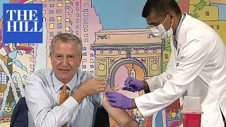 De Blasio Holds Briefing As NYC Private-Sector Employee Vaccine Mandate Takes Effect