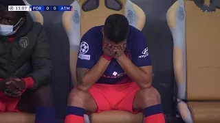 Suarez in tears after INJURY Vs FC Porto 😭