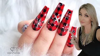 Checked Christmas Nails with snowflakes. Xmas 2022 nail art