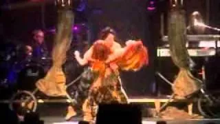 Cher we all sleep alone (concert) HD