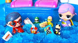 SURPRISES IN THE POOL WERE LOOKING FOR AND LADY BUG LOST dolls LOL surprise CARTOONS Darinelka