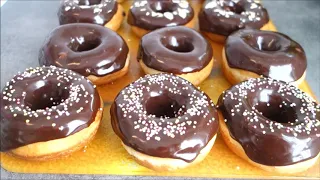 Krofne-donuts si ne pasticeri-Krofne qe shkrihen ne goje me cokollate- petulla te embla-Donuts