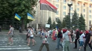 Майдан Харьков и Правый Сектор прошествовали мимо пл. Свободы перед Антимайданом