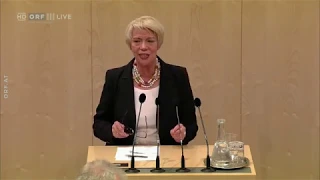 SK Rapid Wien - Monika Mühlwerth verteidigt vor dem Bundesrat den Polizeikessel