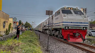 NGERI ‼️ Mau masuk Stasiun masih kenceng aja ini kereta