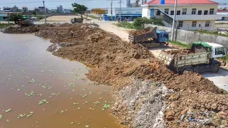 Mighty Bulldozer-MITSUBISHI-The Powerful isWorking Push Soil Clear Water,5Ton Truck Unloading Soiled