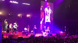 Twenty One Pilots - Jump Around (Live in Little Rock, Arkansas)