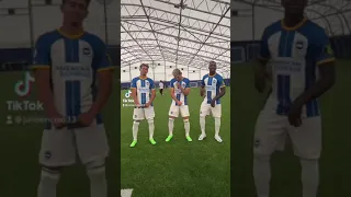 LOS PASOS PROHIBIDOS de Jeremy Sarmiento, Julio Enciso y Moises Caicedo jugadores del Brighton FC
