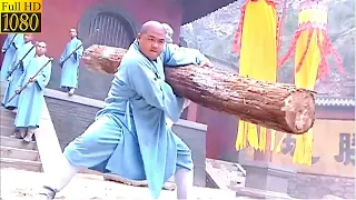 The bully laughed at Shaolin Kungfu and was beat to a disability by the unknown monk the next second