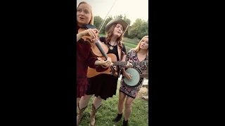 Hillary Klug and Friends - Will the Circle Be Unbroken