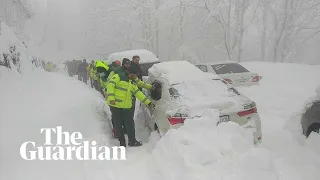 At least 22 stranded tourists dead at Pakistan hill station after heavy snowfall