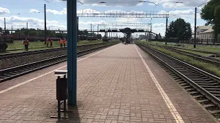 Объявление на белорусском языке с переводом на русский на станции Барановичи, поезд 680