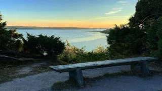 Anne-Vibeke går Panorama stien ved Hobro og Mariager Fjord