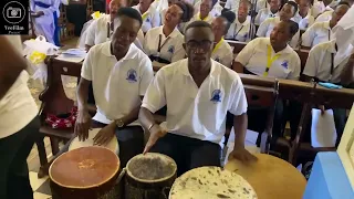 Aulaye mwili wangu by mujwahuki ukiimbwa na Ukwakata parokia st. Joseph cathedral-Zanzibar