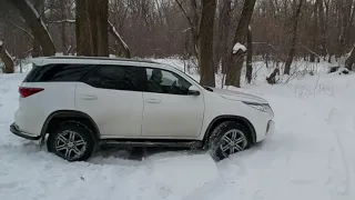 Toyota Fortuner по снегу и песку