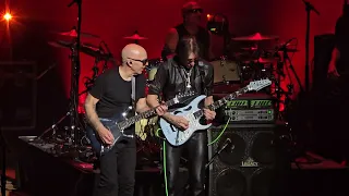 Joe Satriani and Steve Vai playing "You Really Got Me", live at The Belk Theater, Charlotte.