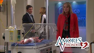 Amores Verdadeiros - Mia terá que fazer uma cirurgia delicada e Nelson sofre