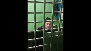 Сотрудница полиции Московского метрополитена врёт задержанному (от подписчика)