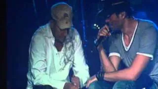 Enrique Iglesias cries on stage