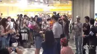 フラッシュモブ サプライズ プロポーズ from 台湾 あべのハルカス Flashmob marriage Proposal " One Direction C'mon C'mon "