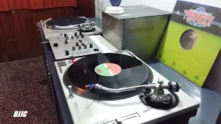 COMPILADO de  CLASICOS con VINILOS  by Juan Carlos Mattera