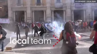 Scontri davanti il Campidoglio Roma (12 maggio 2016): integrale