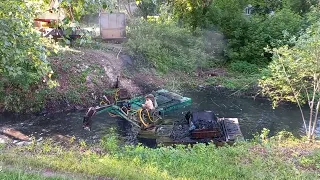 Земснаряд чистит русло реки Борзовки в Нижнем Новгороде