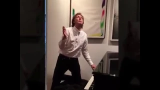 Paul McCartney #MannequinChallange