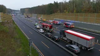 Birkenwerder Verkehrsunfall mit verletzten Personen und Gefahrgut LKW mit Batterien