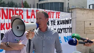 "90 mijë banorë nuk lihen pa gjykatë, vijon protesta e avokatëve në Kurbin, i bashkohen dhe deputetë