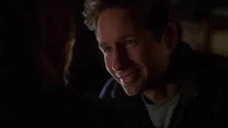 The X-Files - S6E21 "Field Trip" Mulder Captures an Alien