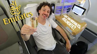 I flew with the most expensive airline EMIRATES 💸 Is it worth paying SO MUCH? 🛩️